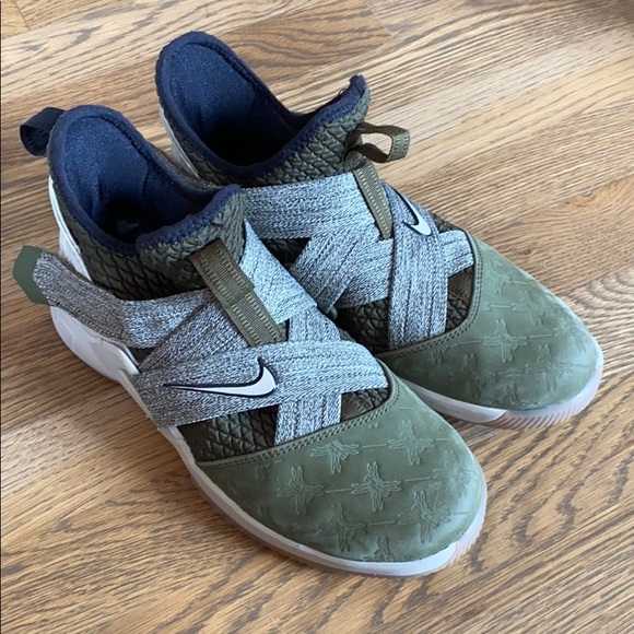 Boys Lebron Soldier 12, 5Y